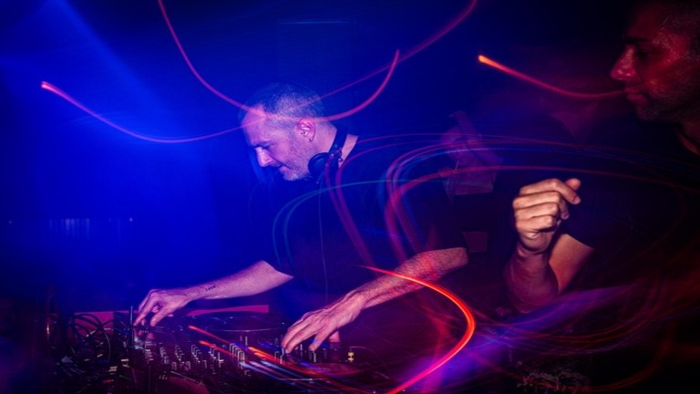 Del radiocasete al club: la evolución de Nebu Mitte